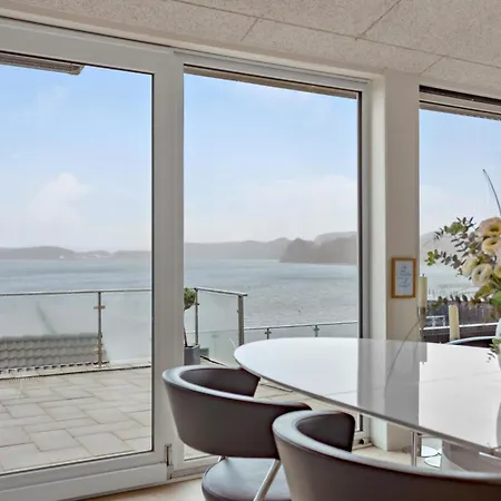 Beautiful In With House Sea View بيت للعطل