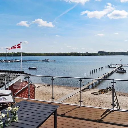 Beautiful In With House Sea View بيت للعطل هادرسليف